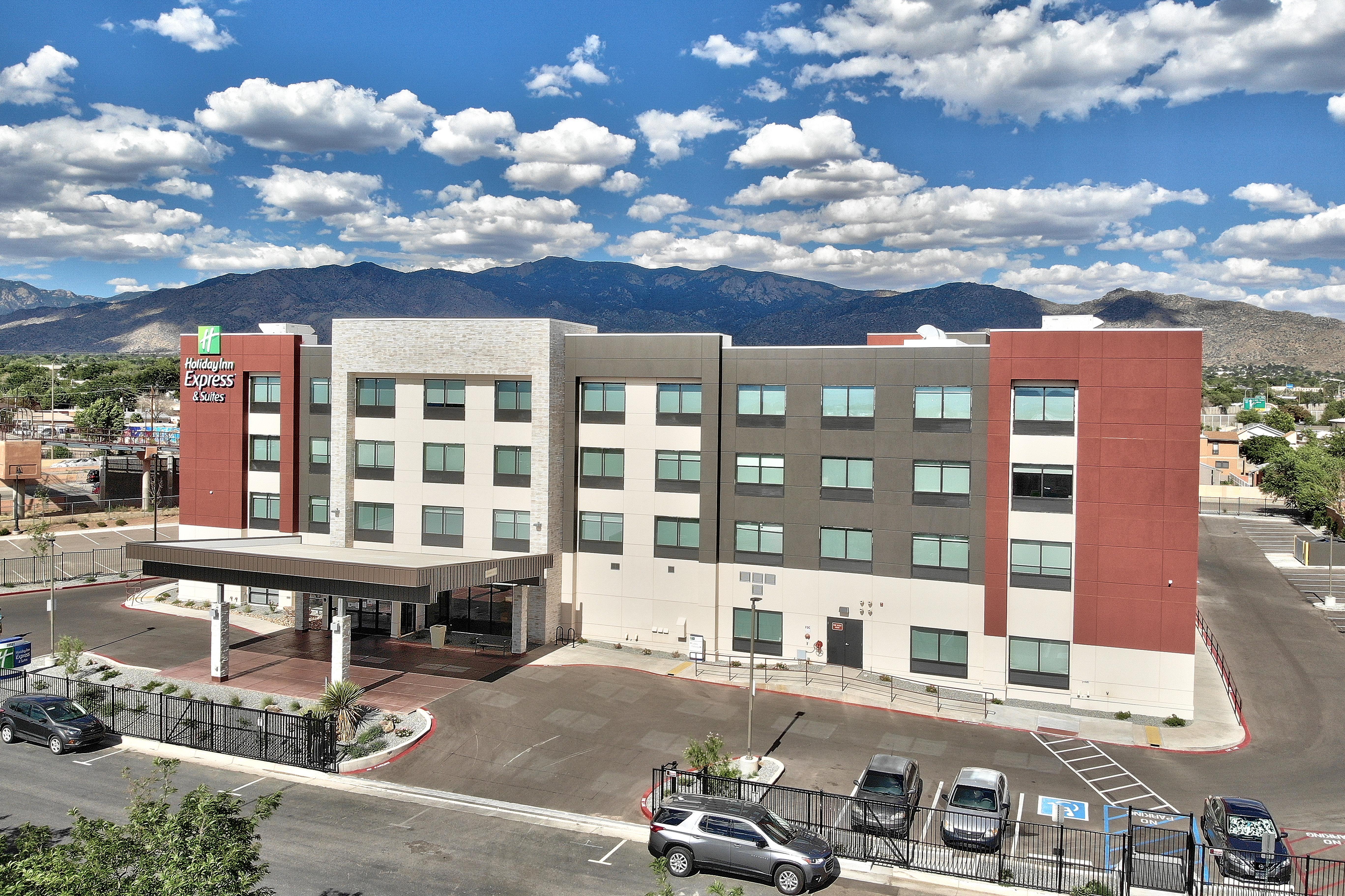 Holiday Inn Express & Suites - Albuquerque East By Ihg Exterior foto